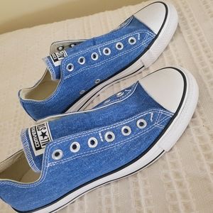 NWOT denim slip-on converse